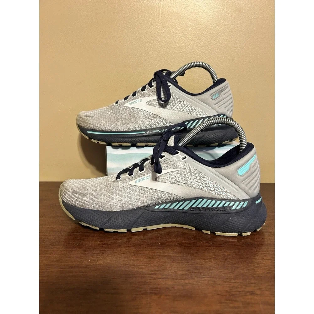 Size 8.5 B Brooks Adrenaline GTS 22 Low Grey Peacoat Women's Running Shoes
